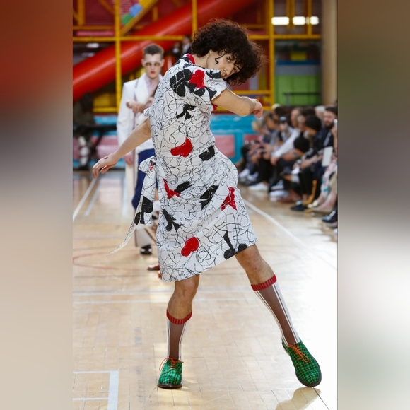 Vivienne Westwood 2018 White Card Symbol Runway Dress - Picture 2 of 13